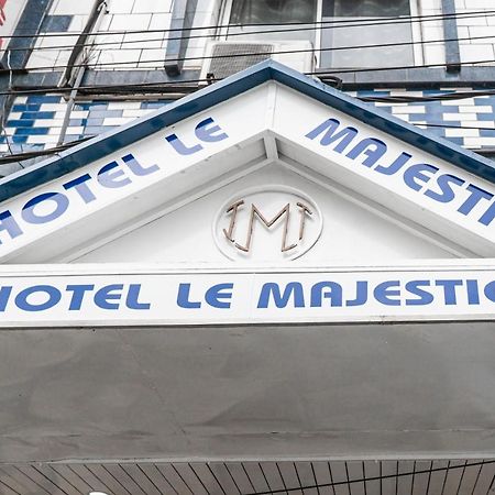 Hotel Le Majestic Douala Bagian luar foto