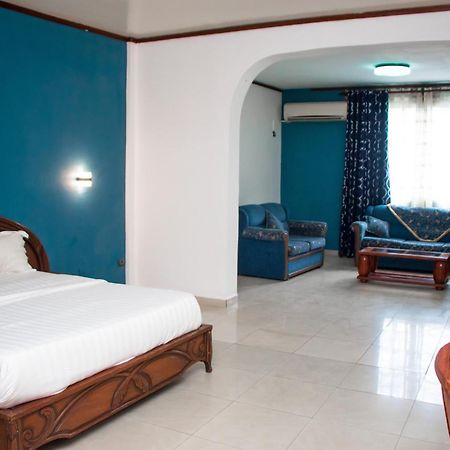 Hotel Le Majestic Douala Bagian luar foto