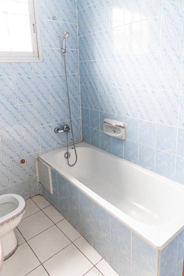 Hotel Le Majestic Douala Bagian luar foto