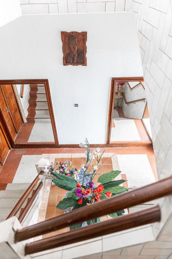 Hotel Le Majestic Douala Bagian luar foto