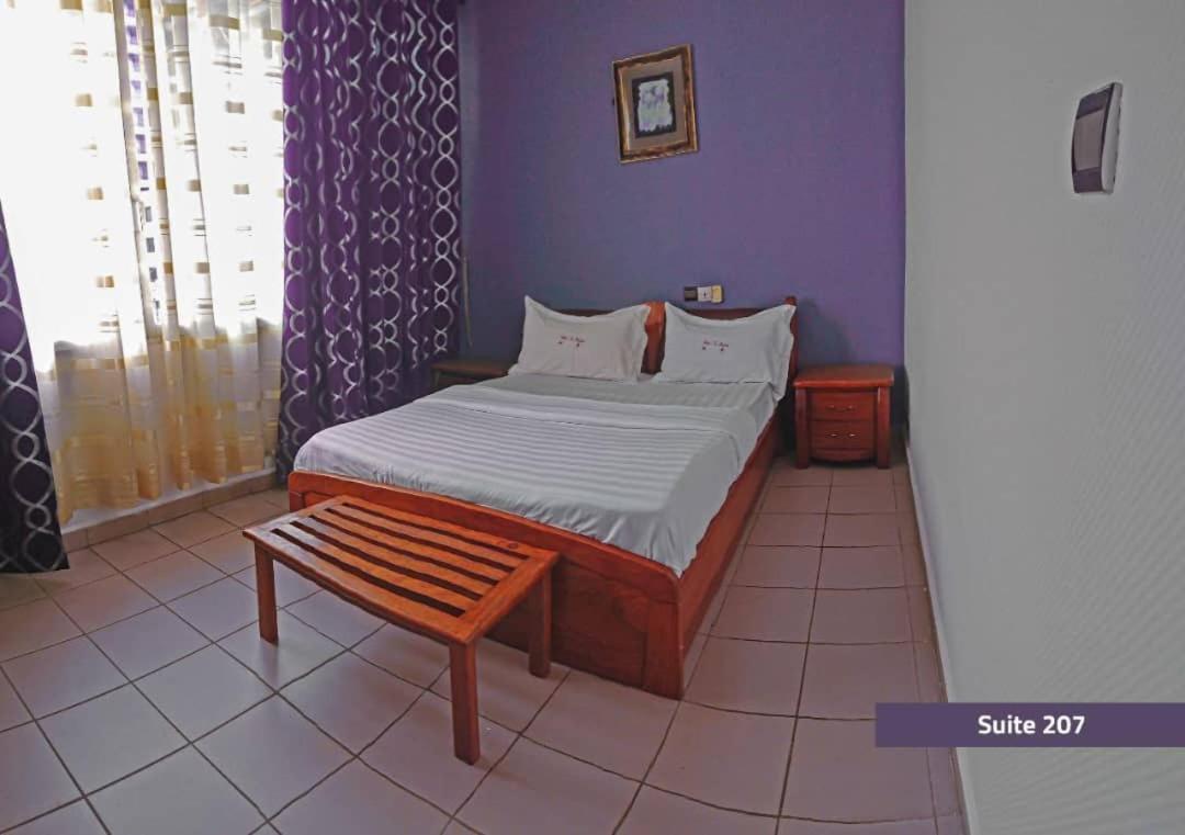 Hotel Le Majestic Douala Bagian luar foto