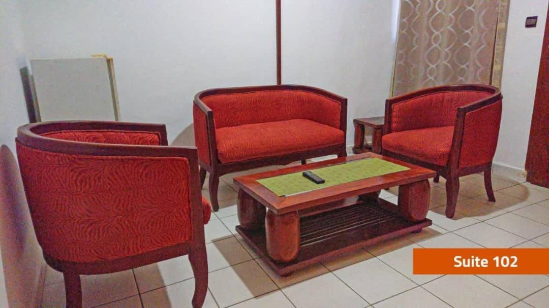 Hotel Le Majestic Douala Bagian luar foto
