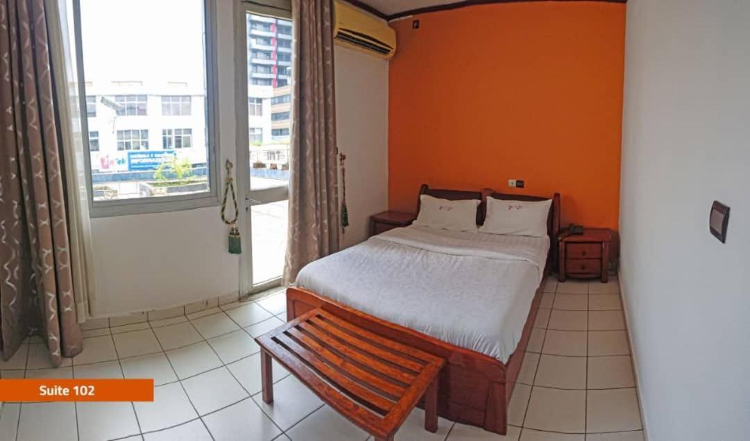 Hotel Le Majestic Douala Bagian luar foto