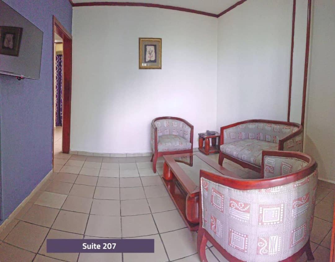 Hotel Le Majestic Douala Bagian luar foto