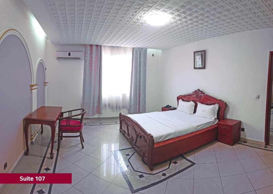 Hotel Le Majestic Douala Bagian luar foto
